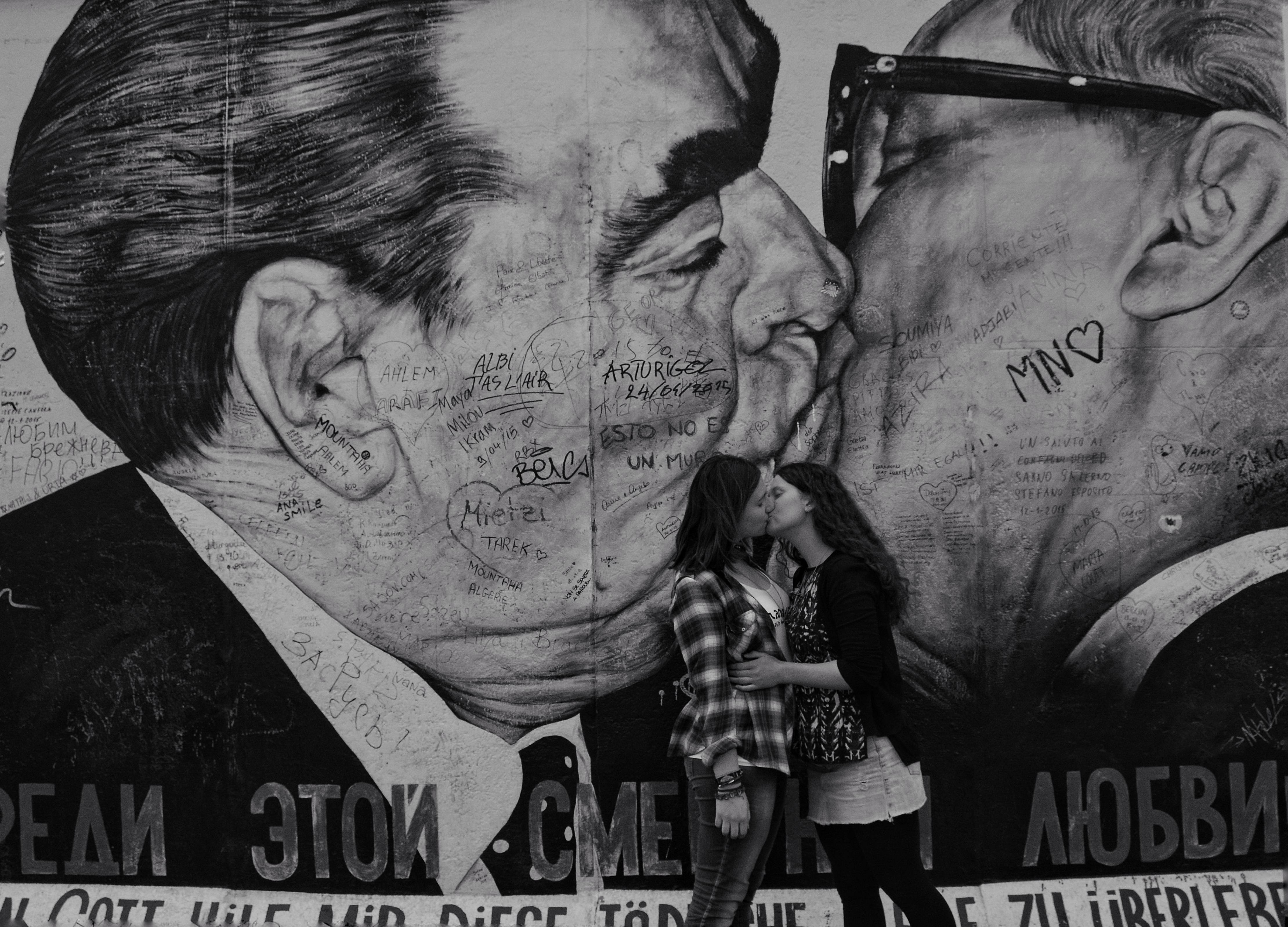 image representing Kiss Kiss